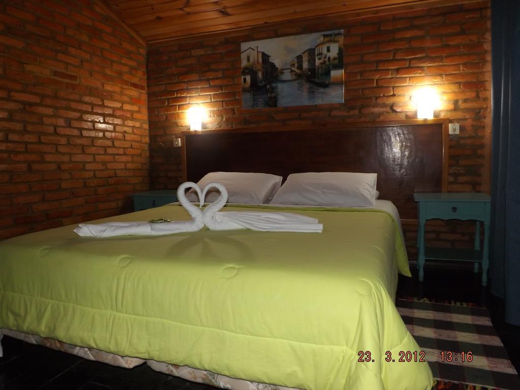 Pousada Quintal Das Pedras Penedo  Room photo