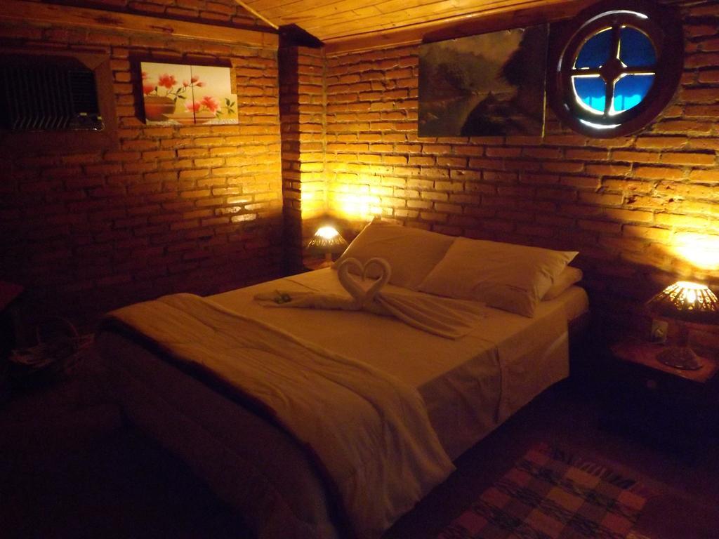 Pousada Quintal Das Pedras Penedo  Room photo
